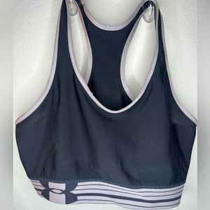Woman’s under armor sports bra
